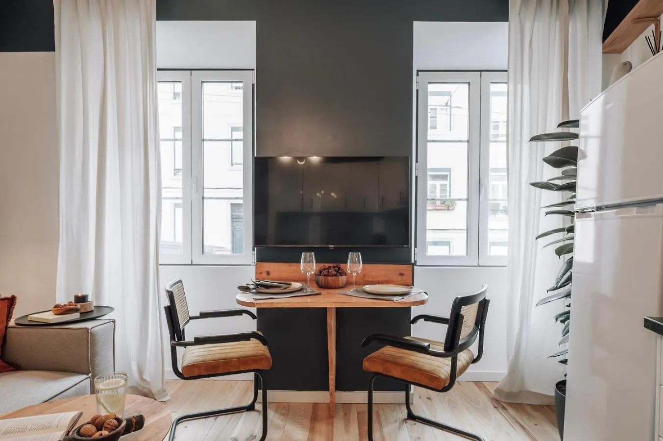 Sperlonga - 1 Bedroom And Terrace In Arroios Lisbon Apartment